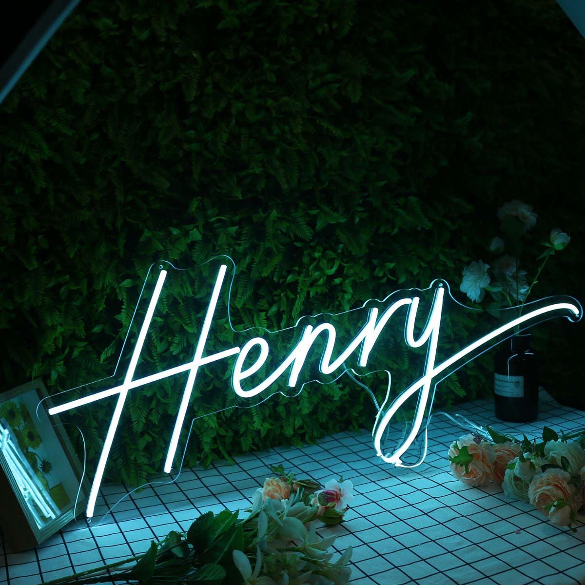 Henry Name Neon sign in glowing script, ideal for home décor, children's rooms, or personalized gifts - Neon.Outshine 